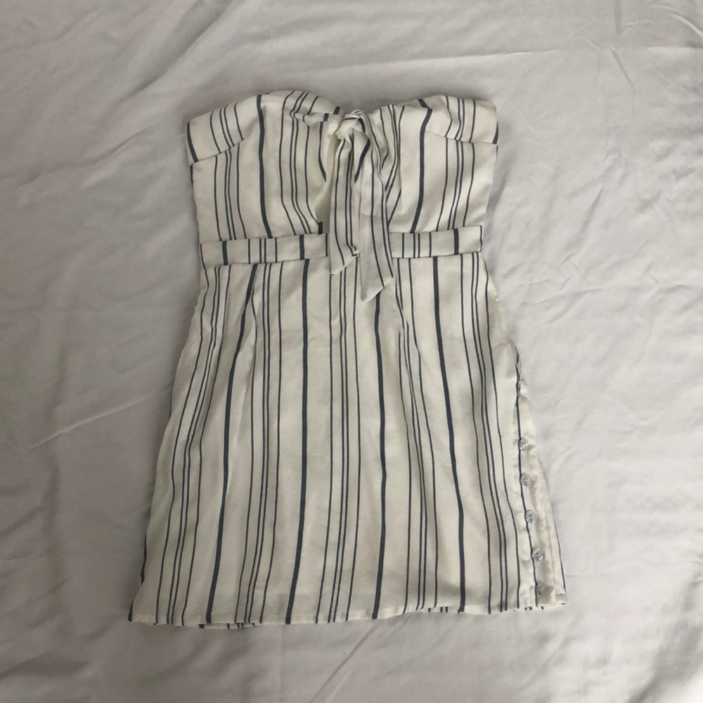 Tie front strapless dress!